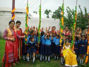 Hilarious Aroma of Teej Festival in B.V.M. Kitchlu Nagar
