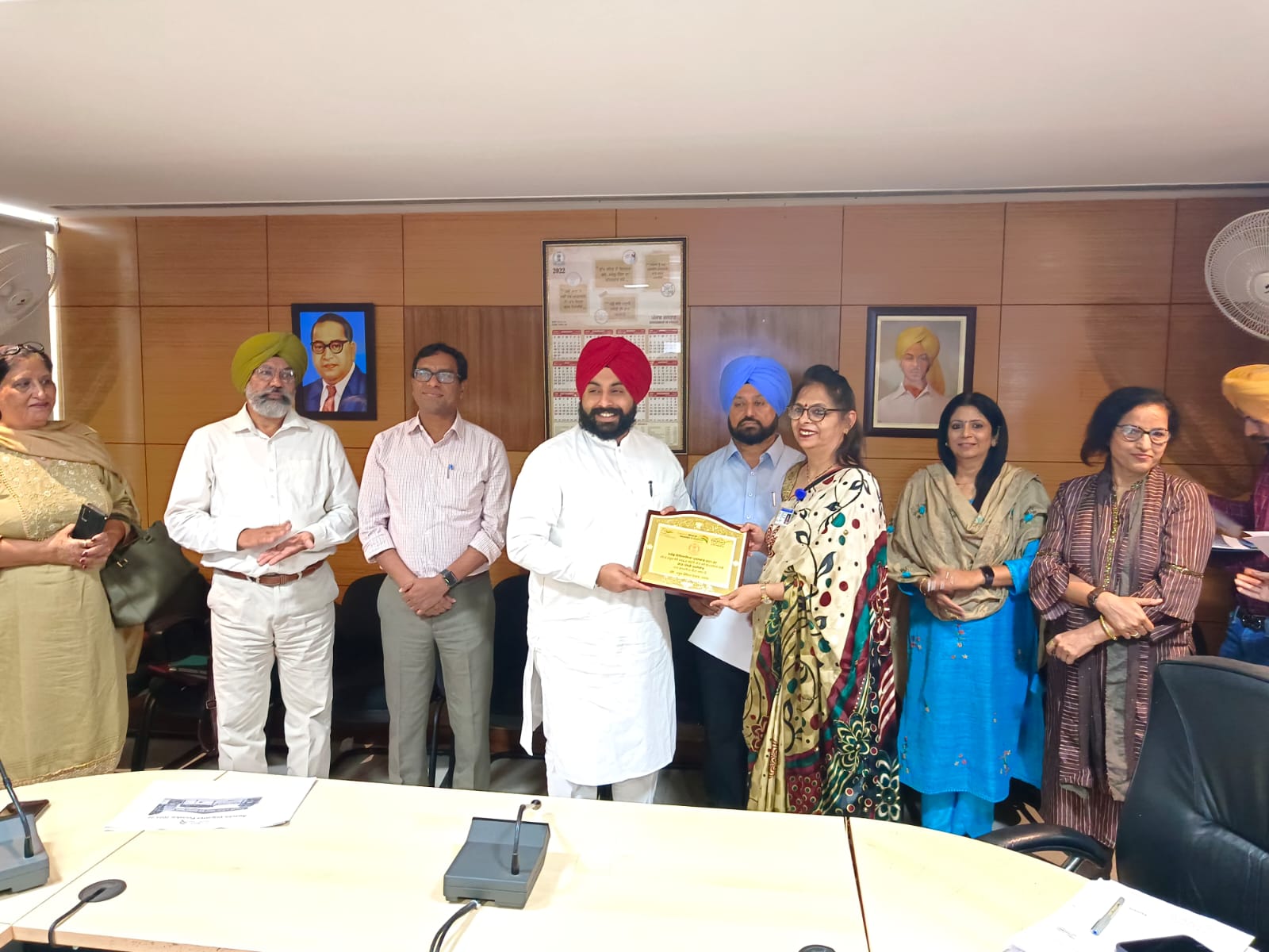 BVM kitchlu  Nagar attained State Level Overall Swatchhta Puruskar from  Honorable Education Minister Punjab, Mr Harjot Singh Bains
